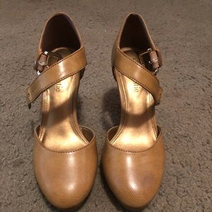 Kelly & Katie Tan Shoes size 5 1/2
